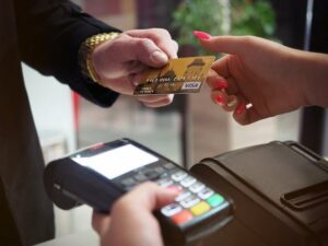 Tips on Saving Money on Apparel